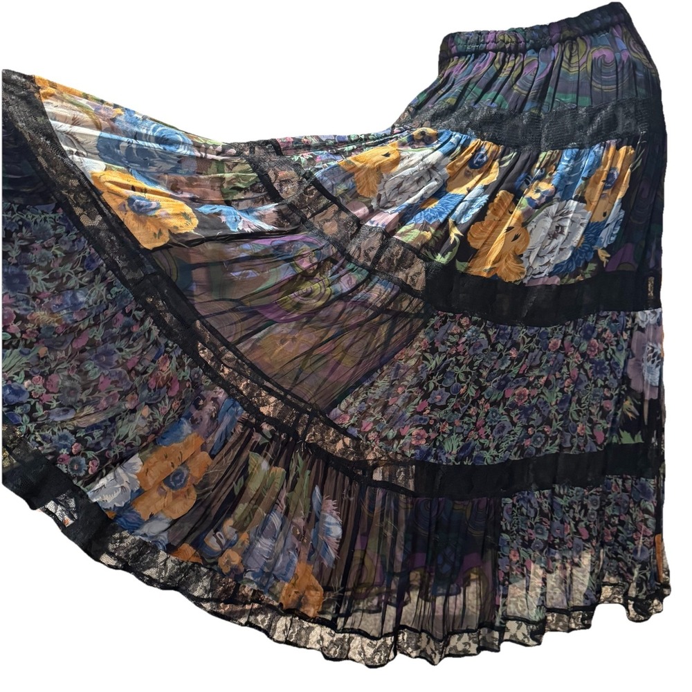 Vintage Gypsy Skirt Patchwork Floral‎ Lace Ruffle Small Maximalist Fairy Hippie